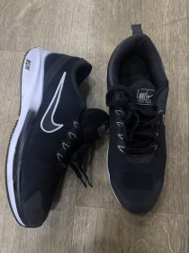 حذاء NIKE (نعل أبيض)